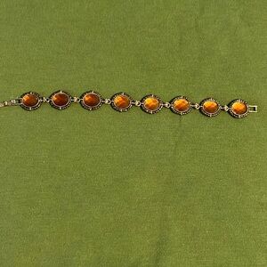 Amber stone clasp bracelet